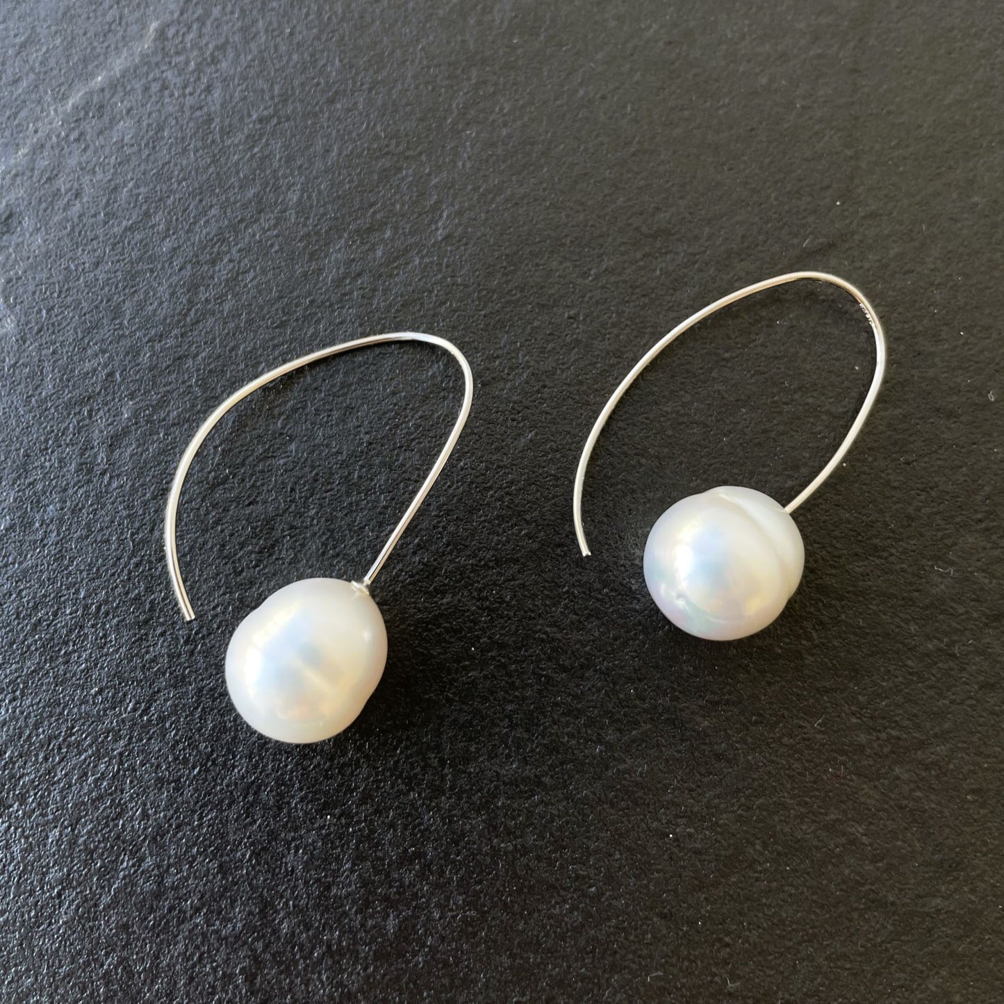 白蝶パールピアス/フックタイプ左右有