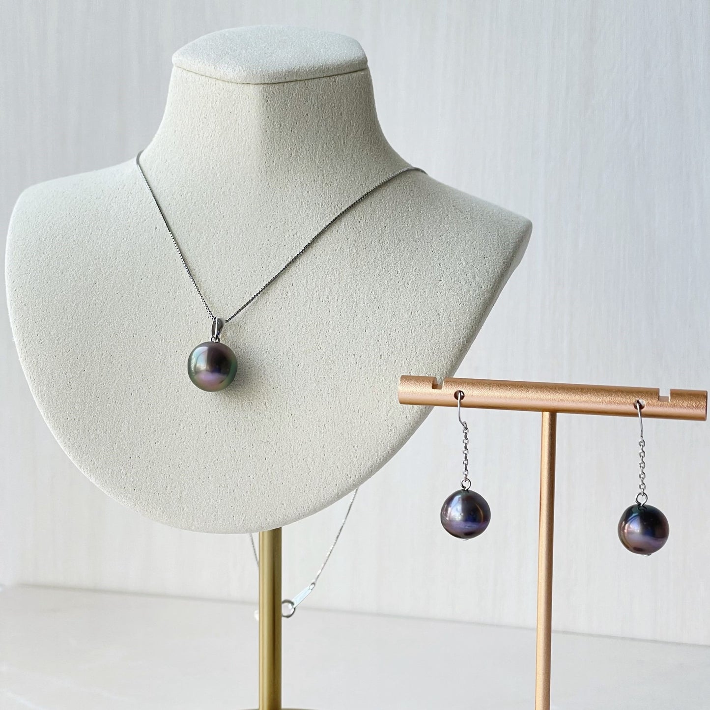 【クリスマスフェア】黒蝶パールペンダント&フックピアス