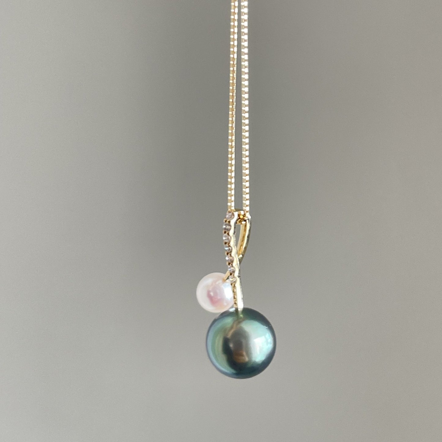 黒蝶&アコヤパールペンダント/2pcs/ベネチェーン