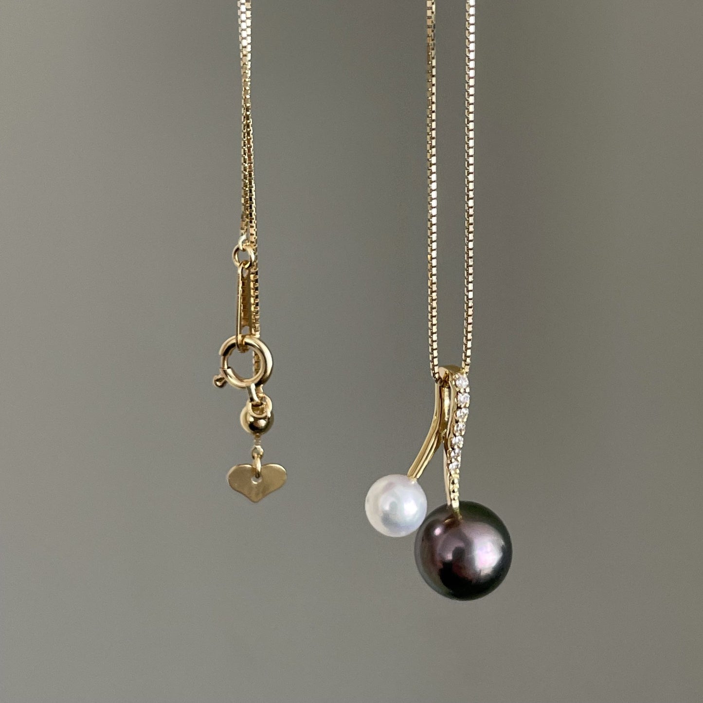 黒蝶&アコヤパールペンダント/2pcs/ベネチェーン