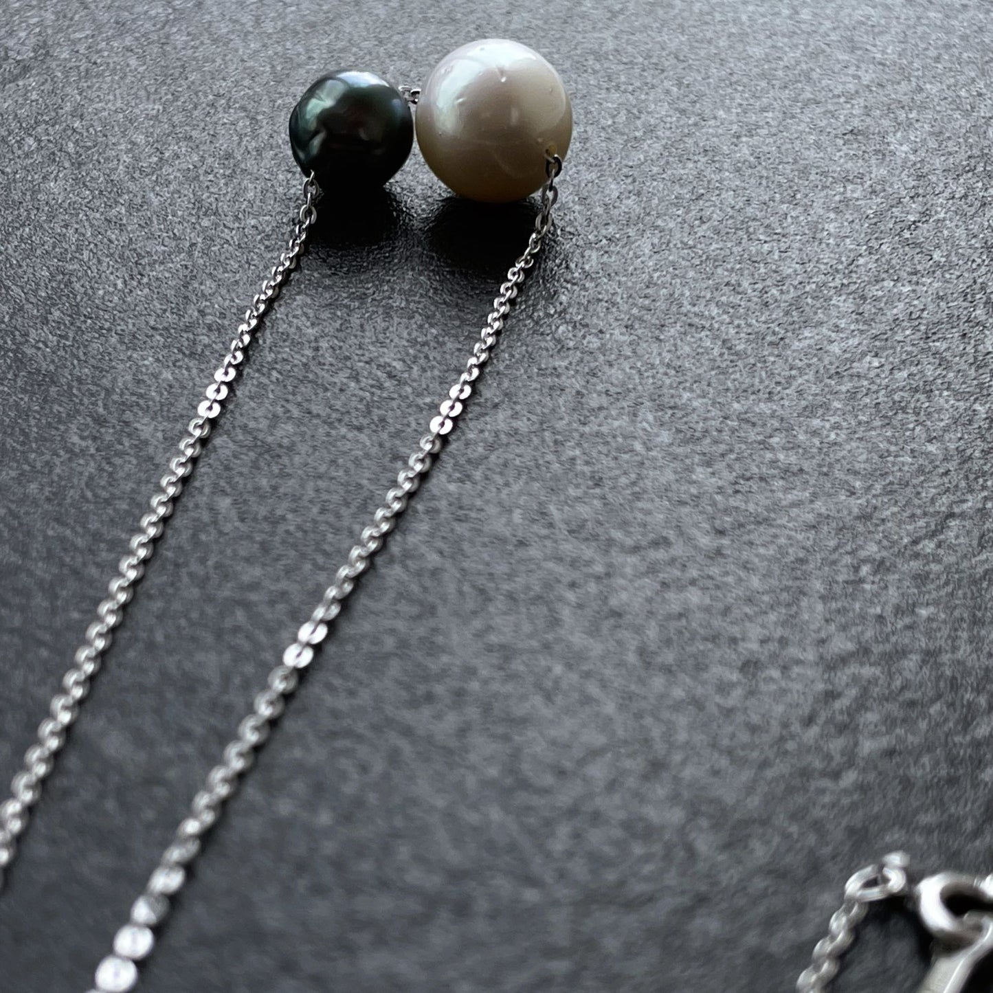 白蝶黒蝶バロックパールペンダント2pcs