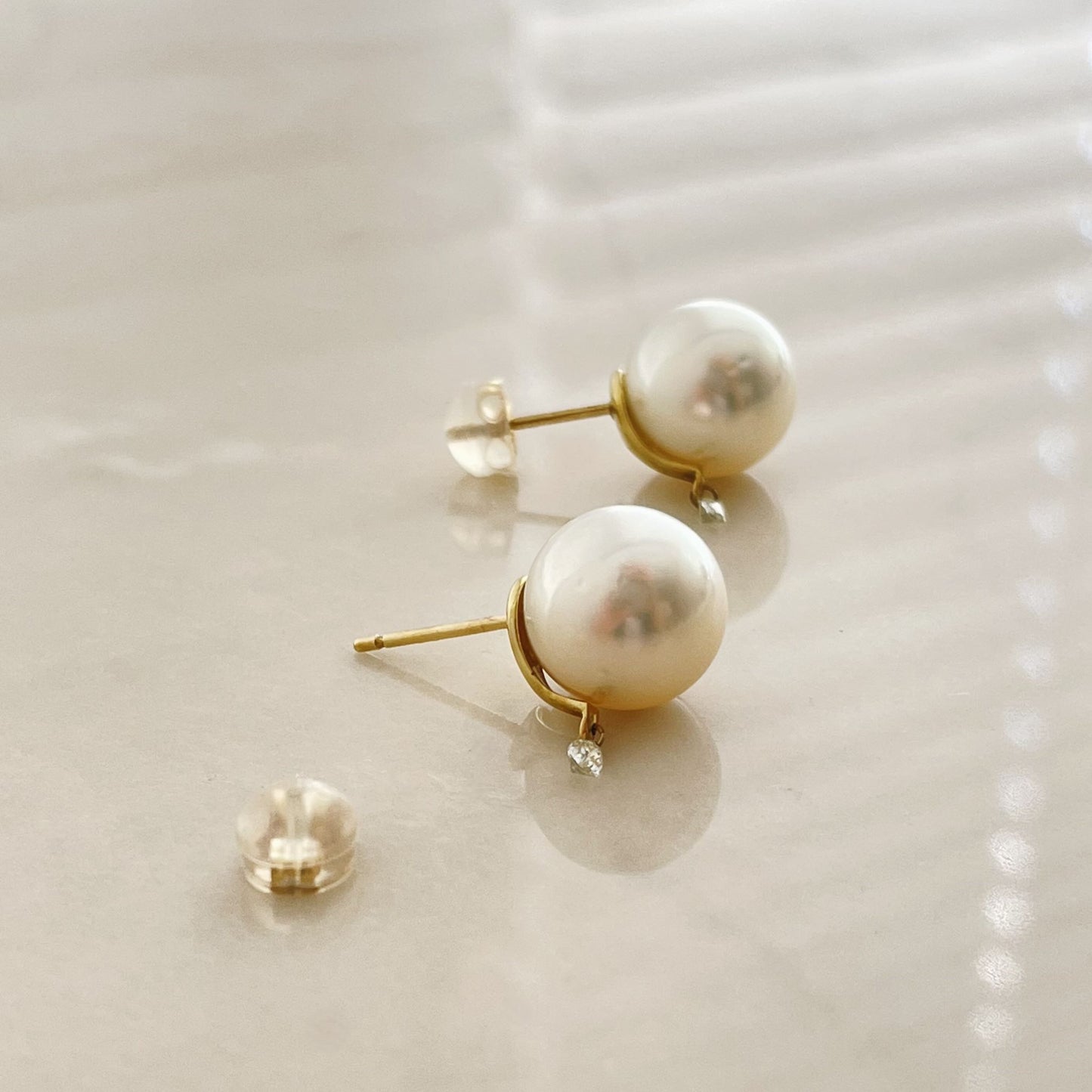 南洋パールスタッドピアスダイヤ付