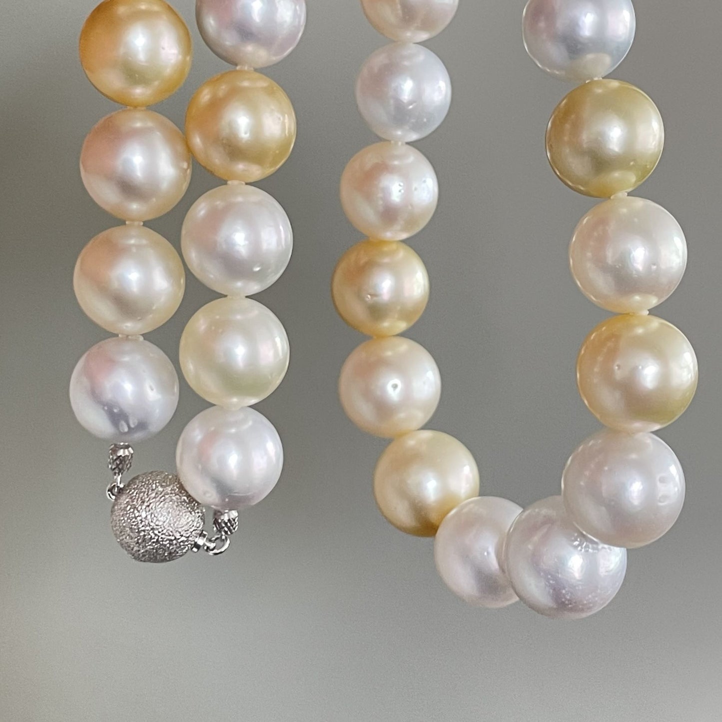 白蝶パールネックレス/白金マルチカラー