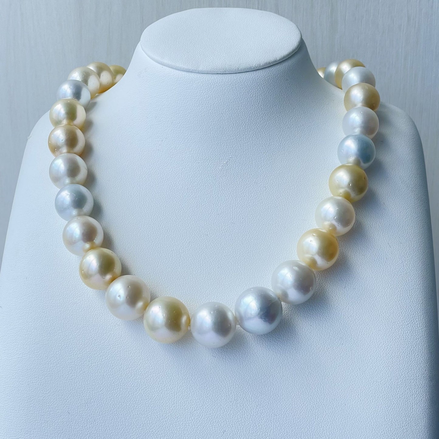 白蝶パールネックレス/白金マルチカラー