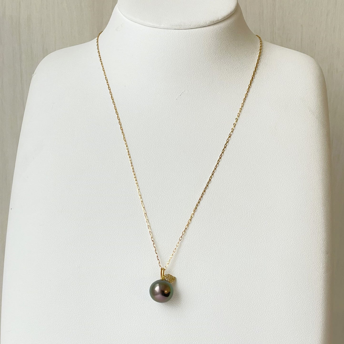 黒蝶ペンダント/K18YG/リンゴ