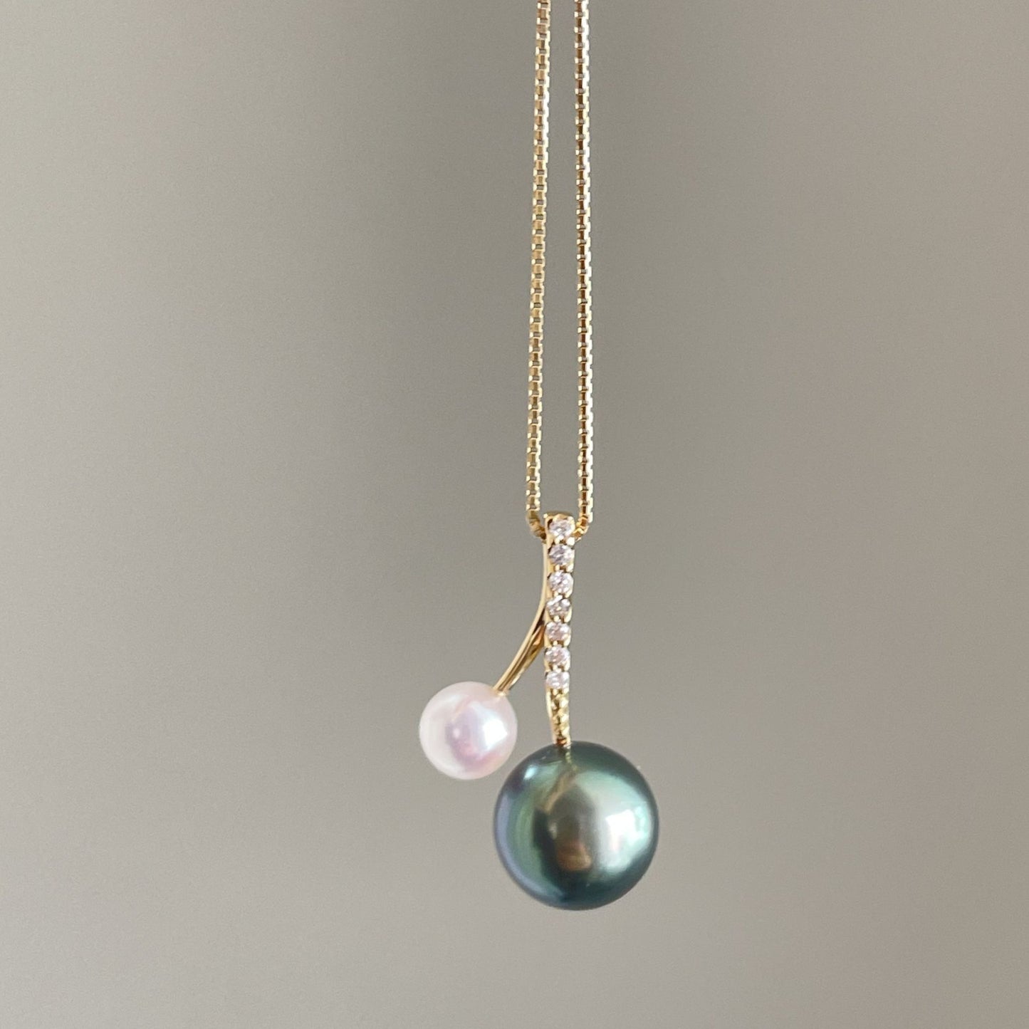 黒蝶&アコヤパールペンダント/2pcs/ベネチェーン