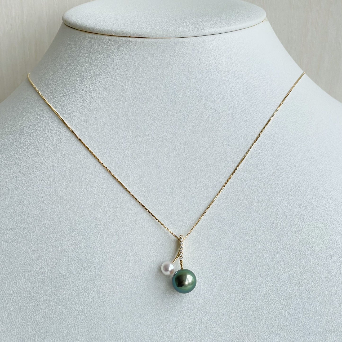 黒蝶&アコヤパールペンダント/2pcs/ベネチェーン