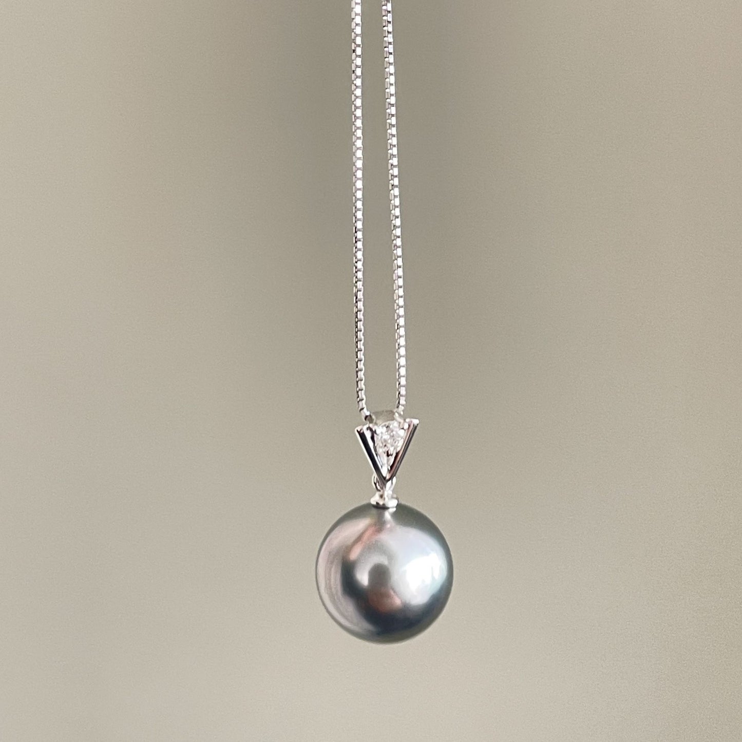 黒蝶ペンダント/ダイヤ/ベネチェーン