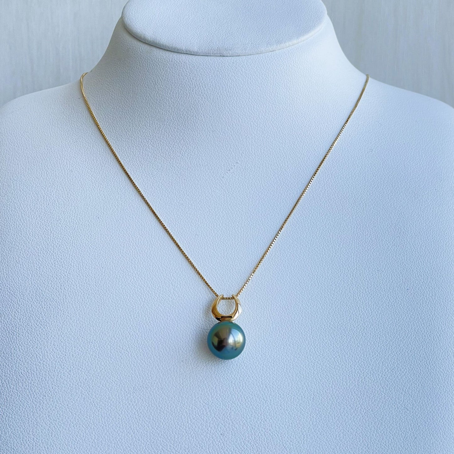 黒蝶パールペンダント/馬蹄型