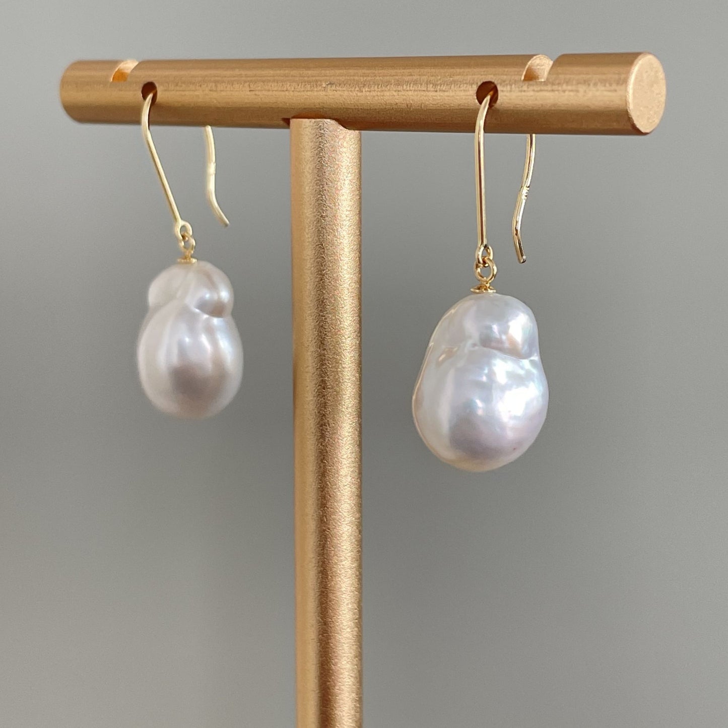 白蝶パールピアス/フック/バロック